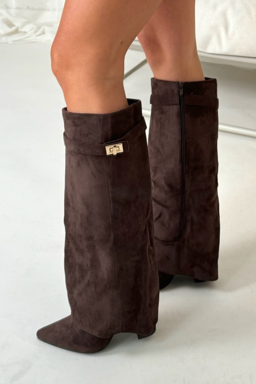 Damen Stiefel | hohe Schaftform mit Umschlagdetail und Blockabsatz