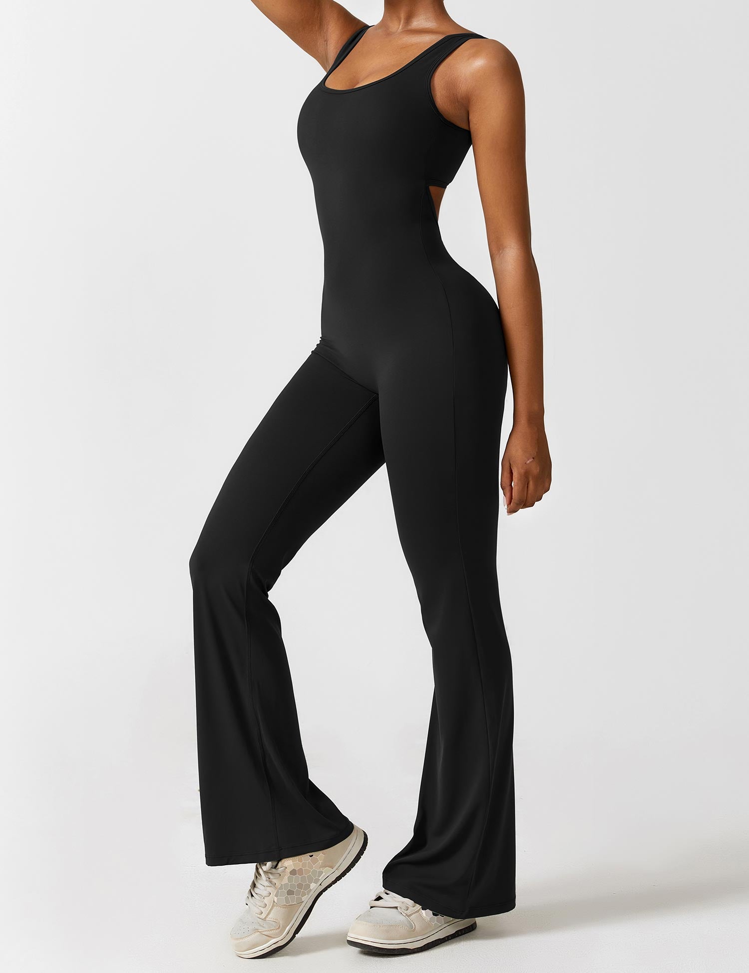Jumpsuit Damen | Rückenausschnitt mit ausgestelltem Bein