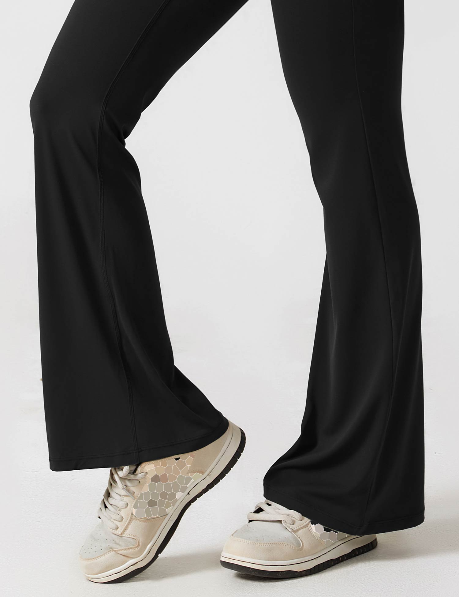 Jumpsuit Damen | Rückenausschnitt mit ausgestelltem Bein