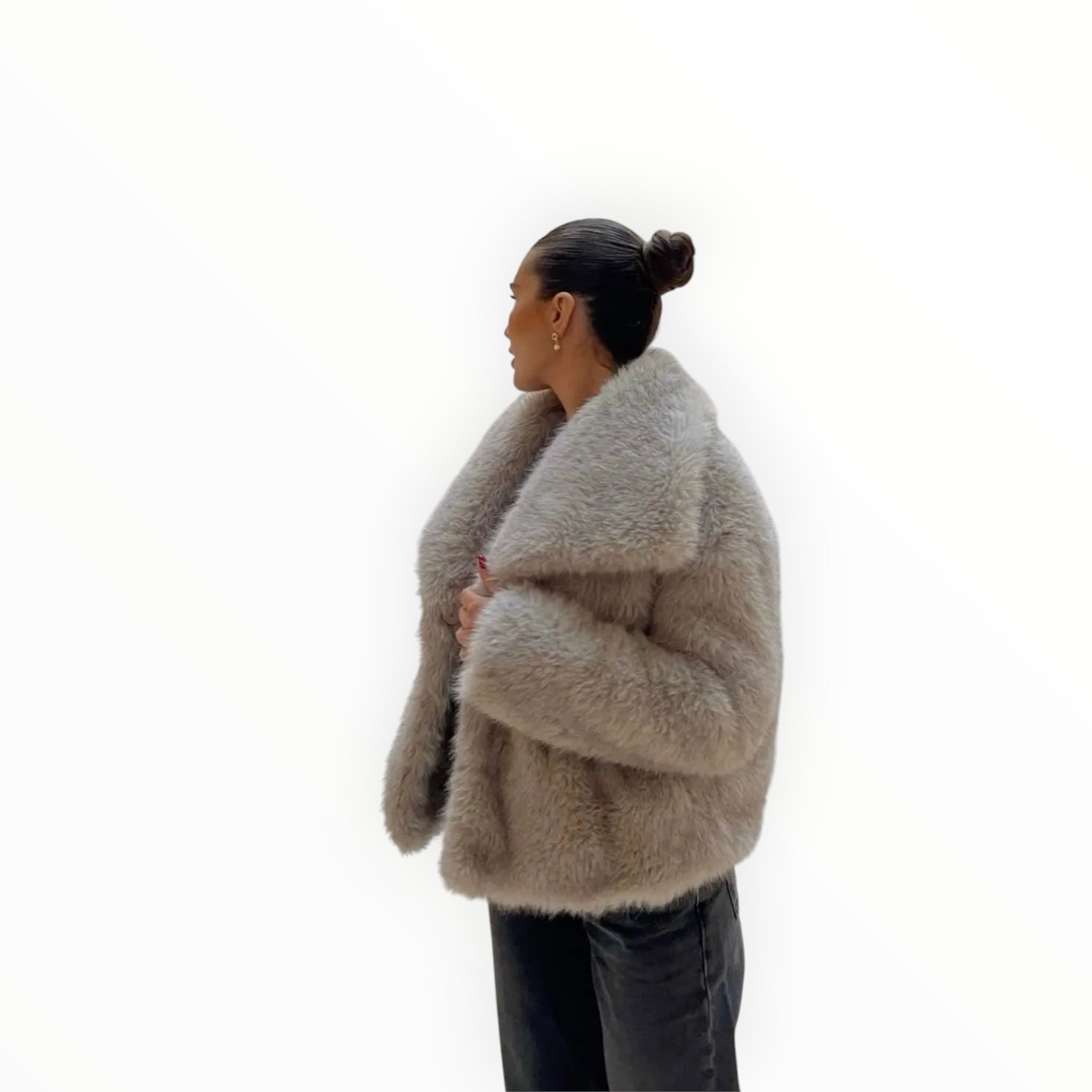 Damen Wintermantel Kurz | Geschlossene voluminöse Form für Winterzeit